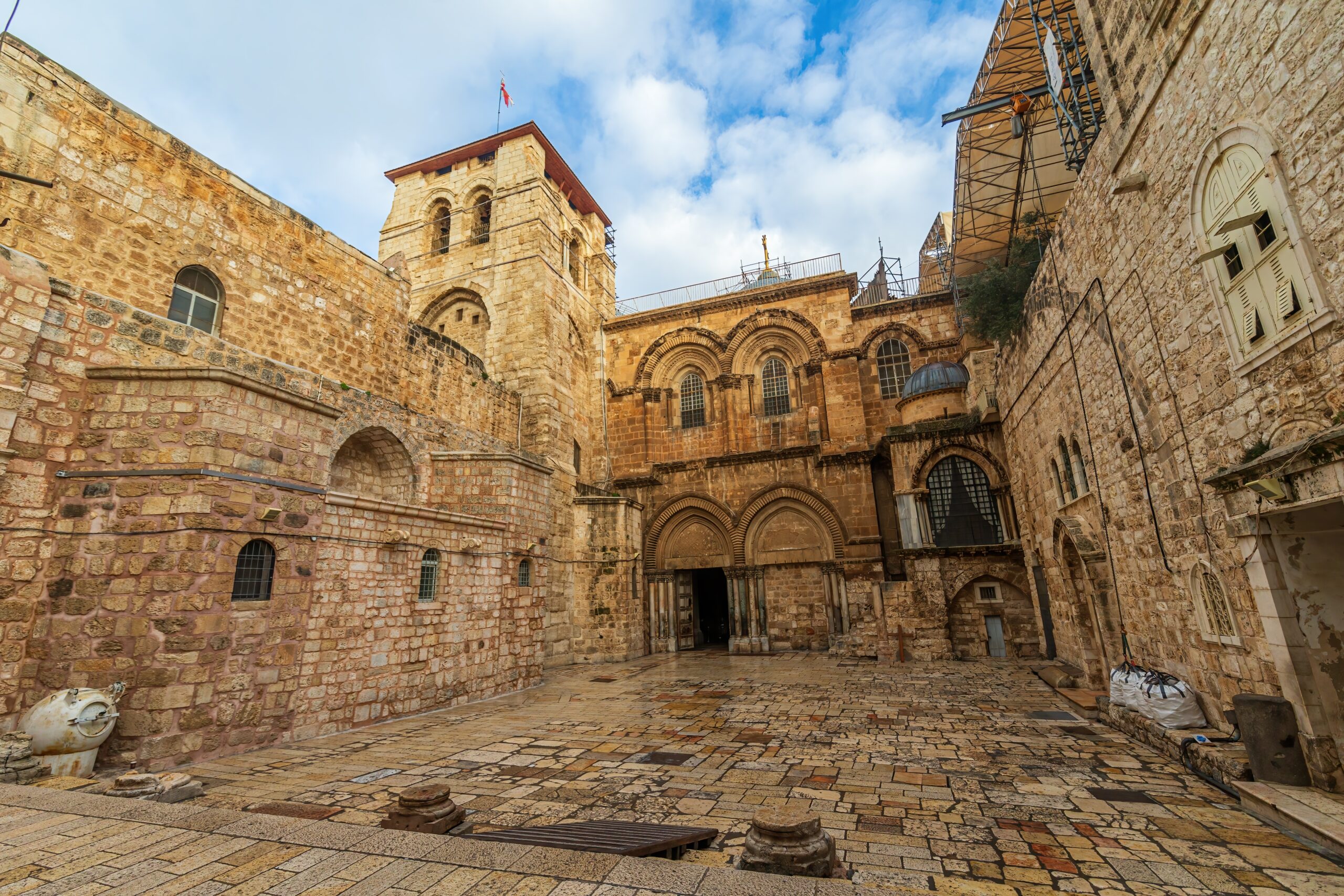View,On,Main,Entrance,To,The,Church,Of,The,Holy